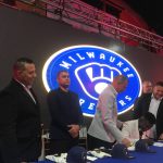 photo_4925055585943137813_y (1)