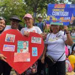 photo_5157047759105273766_y